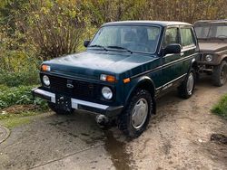 Grün Gebraucht 2011 Lada niva SUV | 5.999 € (Superpreis)