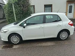 Weiß Gebraucht 2012 Toyota Auris Limousine | 6.300 € (Fairer Preis)
