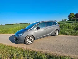 Grau Gebraucht 2016 Opel Zafira Tourer Van / Kleinbus | 6.999 € (Guter Preis)