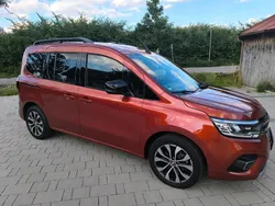 Andere außenfarben Gebraucht 2023 Renault Kangoo Van / Kleinbus | 24.950 € (Etwas zu teuer)