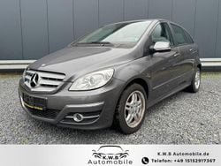 Grau Gebraucht 2011 Mercedes B200 Van / Kleinbus | 4.190 € (Superpreis)