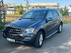 Grau Gebraucht 2010 Mercedes ML350 Edition SUV | 10.500 € (Etwas zu teuer)