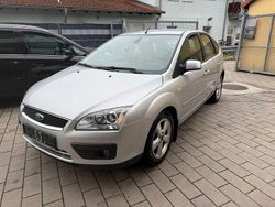 Silber Gebraucht 2005 Ford Focus Limousine | 2.999 € (Fairer Preis)