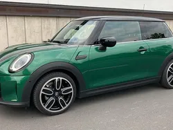 Grün Gebraucht 2022 Mini Cooper Kleinwagen | 25.290 € (Etwas zu teuer)