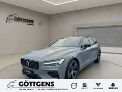 Grau Gebraucht 2025 Volvo V60 Plus Kombi | 56.949 €
