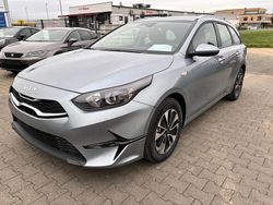 Metalliclackierung lunarsilver Neu 2025 Kia Ceed Sportswagon Silver Kombi | 23.184 € (Fairer Preis)