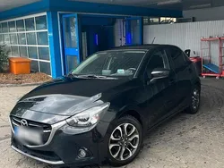 Schwarz Gebraucht 2015 Mazda 2 Kleinwagen | 9.500 €