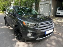 Grau Gebraucht 2017 Ford Kuga Sport SUV | 8.250 € (Guter Preis)