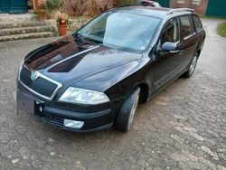 Schwarz Gebraucht 2007 Skoda Octavia Kombi | 2.150 € (Fairer Preis)
