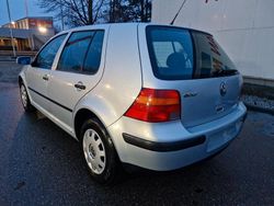 Grau Gebraucht 2000 VW Golf Trendline Limousine | 990 € (Superpreis)