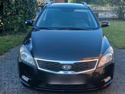 Schwarz Gebraucht 2010 Kia Ceed Kleinwagen | 2.500 €
