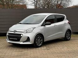 Silber Gebraucht 2019 Hyundai i10 YES! Kleinwagen | 9.799 € (Fairer Preis)