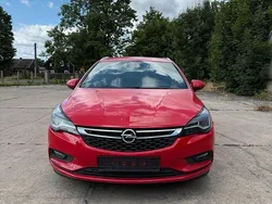 Rot Gebraucht 2016 Opel Astra Kombi | 4.500 €