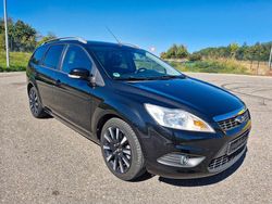 Schwarz Gebraucht 2009 Ford Focus Kombi | 2.399 € (Fairer Preis)