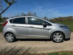 Silber Gebraucht 2011 Ford Fiesta Viva Kleinwagen | 4.200 € (Fairer Preis)