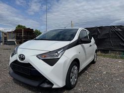 Weiß Gebraucht 2019 Toyota Aygo Kleinwagen | 7.500 € (Guter Preis)