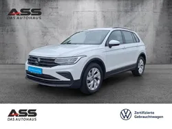Pure white Gebraucht 2024 VW Tiguan Life SUV | 29.479 € (Guter Preis)