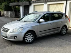 Silber Gebraucht 2008 Kia Ceed 2 Kombi | 2.200 €