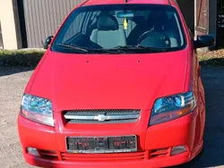 Rot Gebraucht 2005 Chevrolet Kalos Kleinwagen | 900 € (Etwas zu teuer)