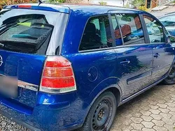 Blau Gebraucht 2006 Opel Zafira Van / Kleinbus | 2.000 €