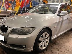 Grau Gebraucht 2011 BMW 320 Sport Line Kombi | 3.300 € (Guter Preis)
