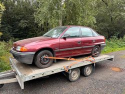 Rot Gebraucht 1997 Opel Astra Limousine | 1.000 €