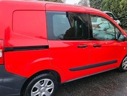 Rot Gebraucht 2021 Ford Courier Van / Kleinbus | 10.999 € (Fairer Preis)