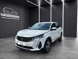 Weiß Gebraucht 2021 Peugeot 3008 Allure SUV | 21.899 € (Superpreis)