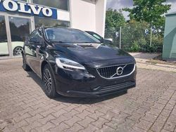 Black stone Gebraucht 2018 Volvo V40 Momentum Kombi | 13.900 € (Etwas zu teuer)