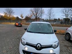 Weiß Gebraucht 2018 Renault Twingo LIMITED Kleinwagen | 6.555 € (Guter Preis)