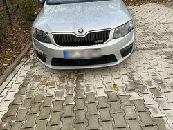 Grau Gebraucht 2015 Skoda Octavia Kombi | 14.000 €