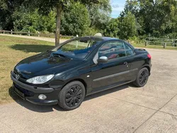 Schwarz Gebraucht 2002 Peugeot 206 CC Cabrio | 1.900 €