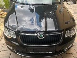 Schwarz Gebraucht 2012 Skoda Superb Limousine | 11.200 € (Etwas zu teuer)