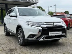 Weiß Gebraucht 2020 Mitsubishi Outlander Diamant Edition SUV | 18.750 € (Fairer Preis)