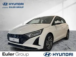 Weiss Gebraucht 2025 Hyundai i20 Trend Limousine | 21.090 € (Fairer Preis)