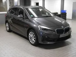 Mineralgrau metallic Gebraucht 2019 BMW 225 Active Tourer Van / Kleinbus | 19.450 € (Etwas zu teuer)