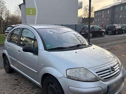 Silber Gebraucht 2004 Citroën C3 Kleinwagen | 850 € (Fairer Preis)