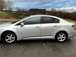 Silber Gebraucht 2009 Toyota Avensis Executive Limousine | 5.499 € (Guter Preis)