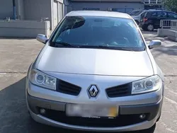 Silber Gebraucht 2006 Renault Mégane II Limousine | 1.800 €