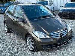 Gold Gebraucht 2011 Mercedes A160 Limousine | 6.199 € (Fairer Preis)