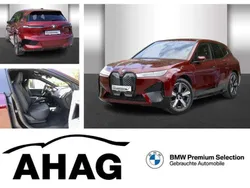 Aventurinrot metallic Gebraucht 2024 BMW iX SUV | 50.990 €