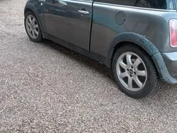 Grau Gebraucht 2006 Mini Cooper Kleinwagen | 2.900 € (Fairer Preis)