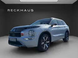 Titanweiß Gebraucht 2025 Mitsubishi Outlander P-HEV Top SUV | 53.950 € (Fairer Preis)