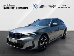 Skyscraper grau Gebraucht 2024 BMW 330e M Sport Kombi | 54.907 € (Teuer)