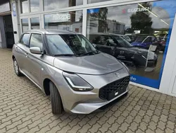 Silber Neu 2024 Suzuki Swift Club Kleinwagen | 16.990 €