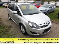 Silber Gebraucht 2011 Opel Zafira Edition Van / Kleinbus | 8.490 € (Etwas zu teuer)