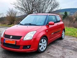 Rot Gebraucht 2010 Suzuki Swift Kleinwagen | 2.300 € (Guter Preis)