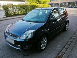 Blau Gebraucht 2002 Ford Fiesta Kleinwagen | 2.900 € (Etwas zu teuer)