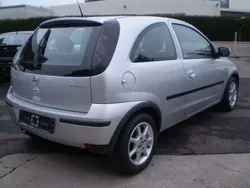 Grau Gebraucht 2004 Opel Corsa Limousine | 950 € (Guter Preis)