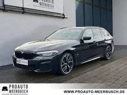 Black sapphire Gebraucht 2023 BMW 530 M Sport Kombi | 52.499 € (Teuer)